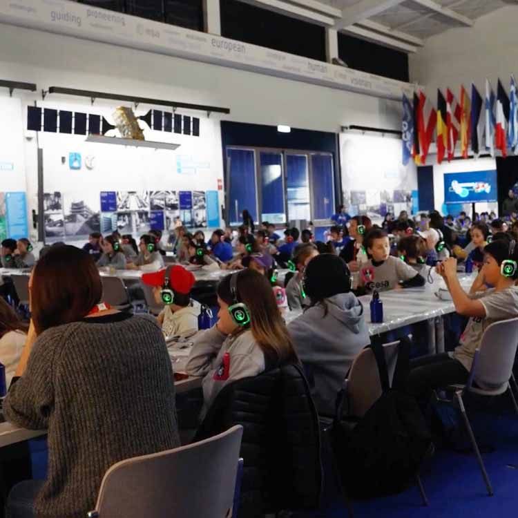 École ESA avec casques sans fil Silentsystem