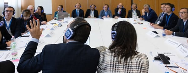 conferenze-congressi Congrès avec casques sans fil et traduction simultanée Silentsystem
