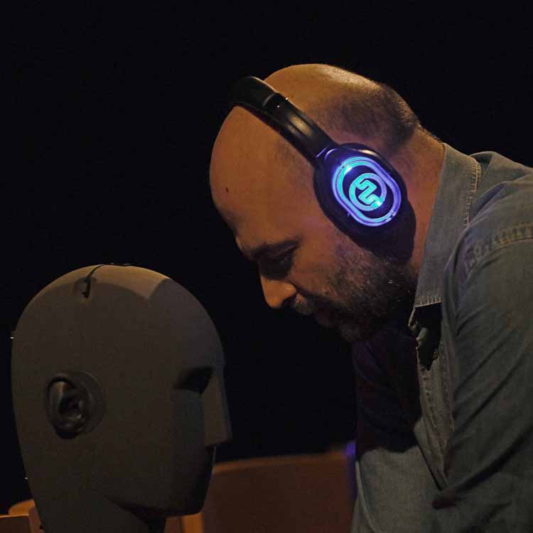 saviano-podcast-silentsystem Opname van de podcast van Roberto Saviano met een binaurale kunstkop en hoofdtelefoons van Silentsystem